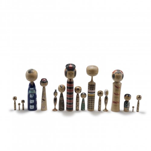 Siebzehn Kokeshi Dolls, 1960er Jahre