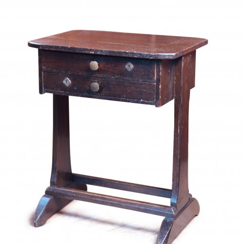 'II' sewing table, 1904-06