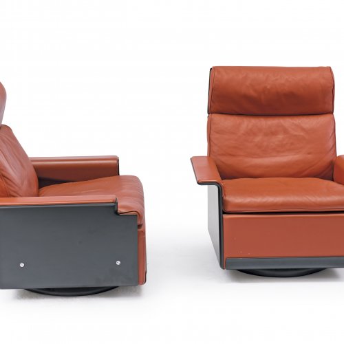 Two lounge chairs '620', 1962