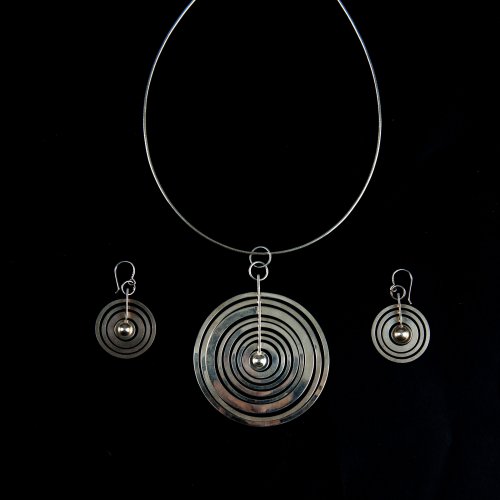 'Hopeakuu' necklace and pair of earrings, 1970