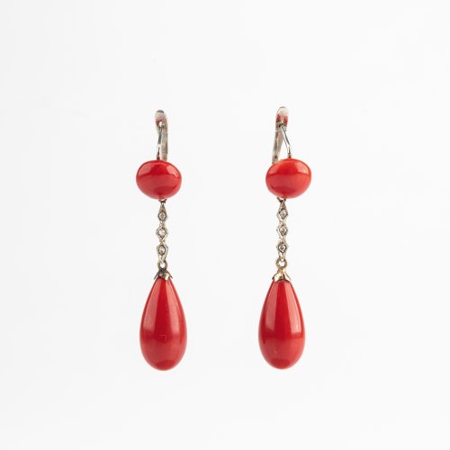 Historic earrings with coral