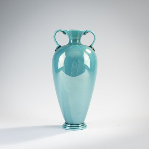 Henkelvase, um 1935