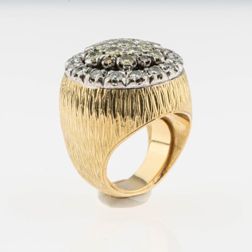 Modified cocktail ring with diamonds